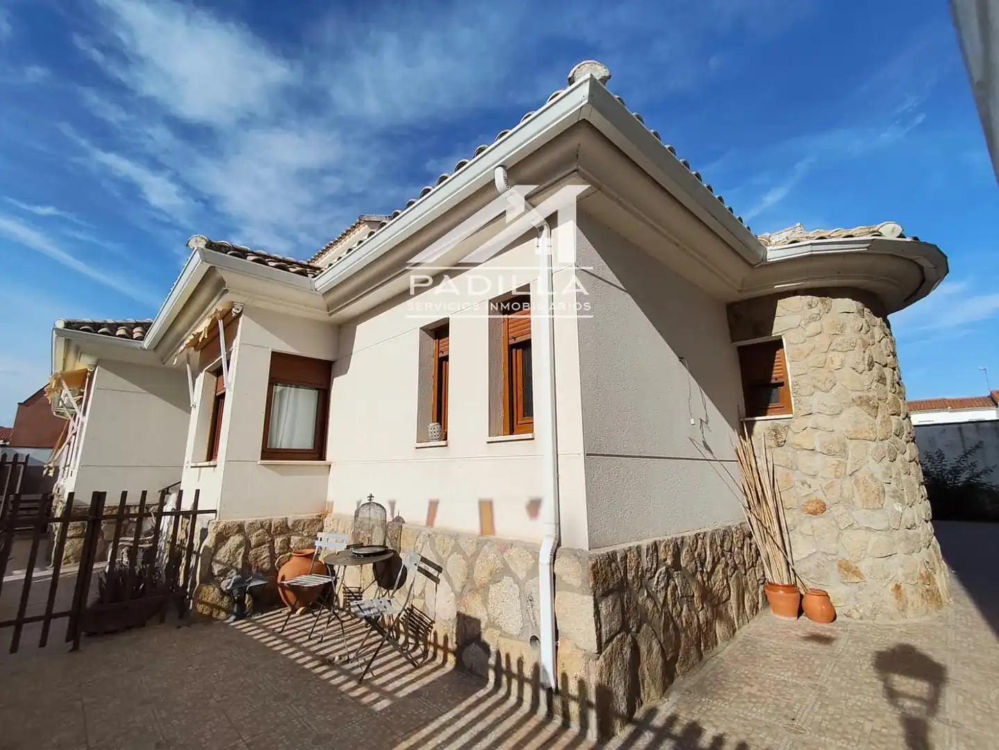 Villa à vendre à Nicasio Luengo