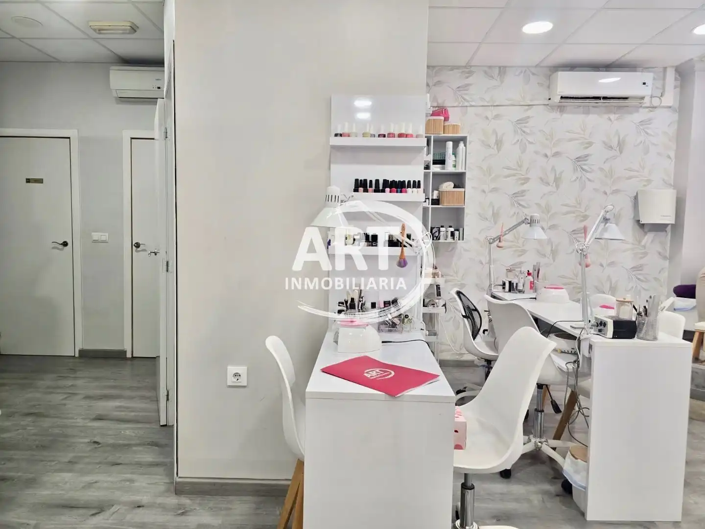 Commercial properties for sale in Bétera  with Air Conditioner