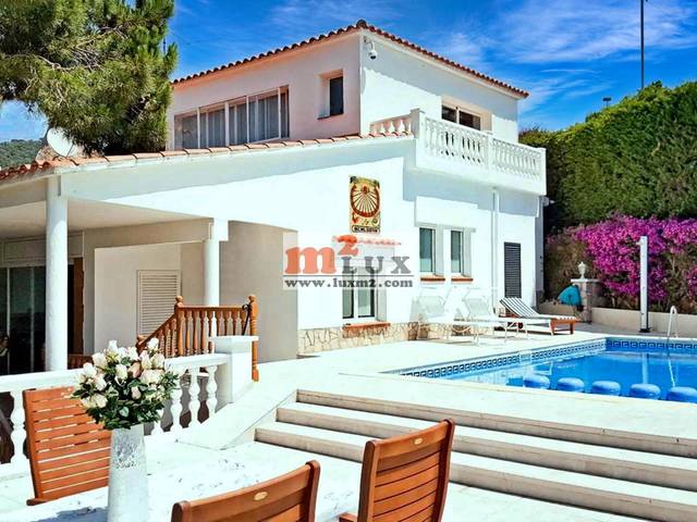 Casa-chalet en Venta en Carrer Alguer en Canyelles