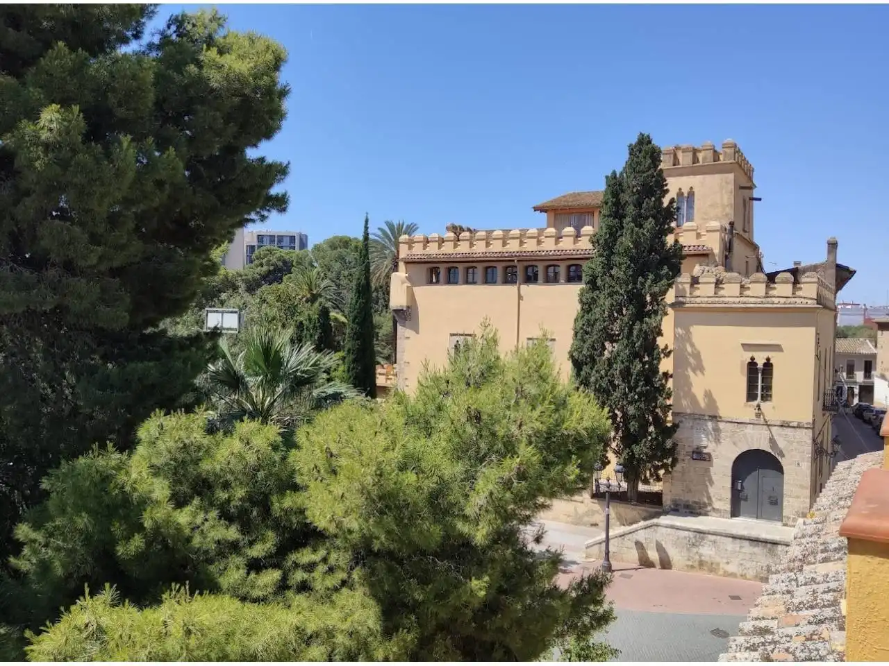 Vista exterior de Piso en venta en Burjassot con Terraza y Balcón