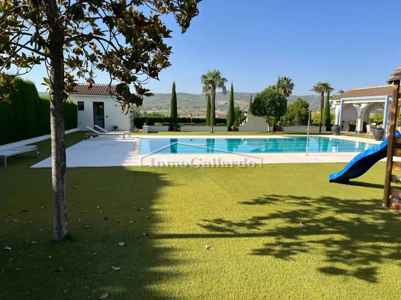 Swimming pool of Buildings for sale in Lucena