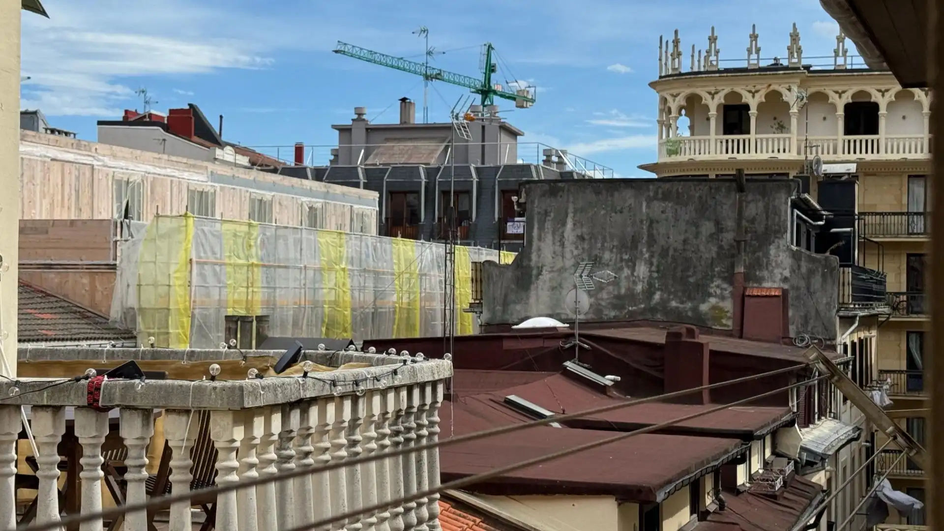 Vista exterior de Àtic en venda en Donostia - San Sebastián  amb Calefacció, Terrassa i Traster
