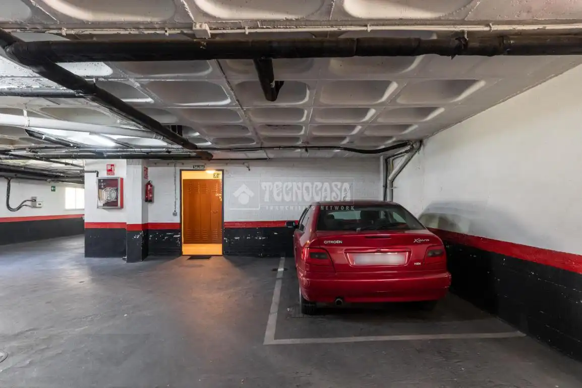 Parking de Piso en venta en Las Rozas de Madrid con Calefacción, Terraza y Trastero