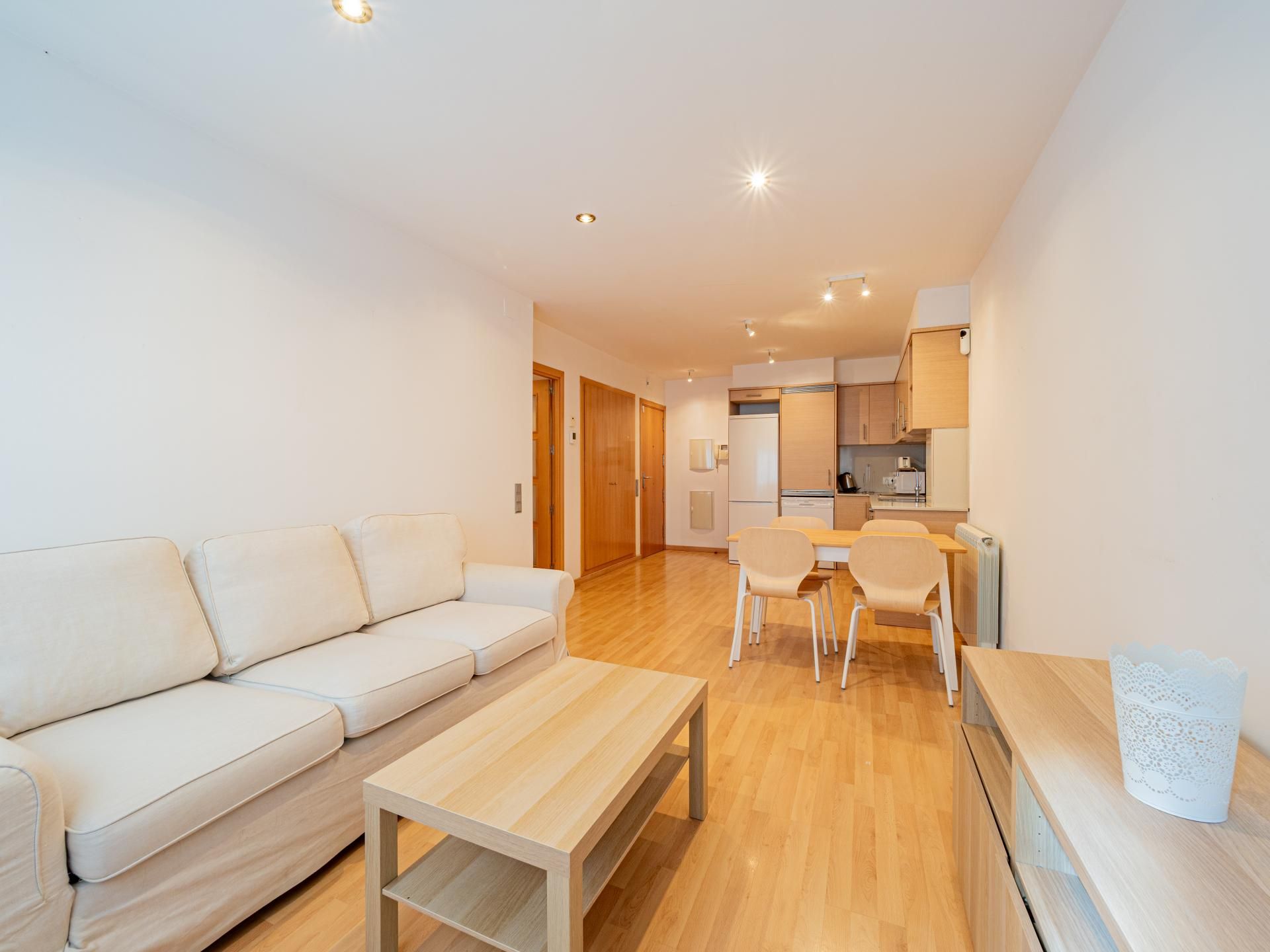Living room of Flat to rent in Vic  with Heating