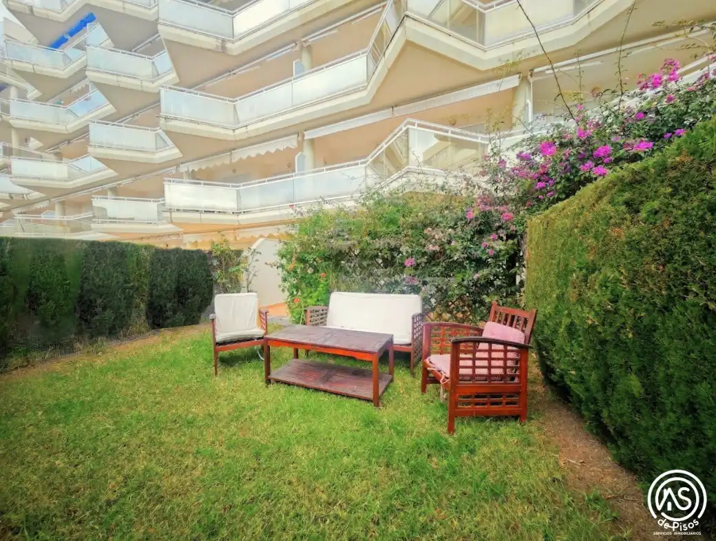 Jardí de Apartament de lloguer en Mont-roig del Camp amb Aire condicionat, Calefacció i Jardí privat