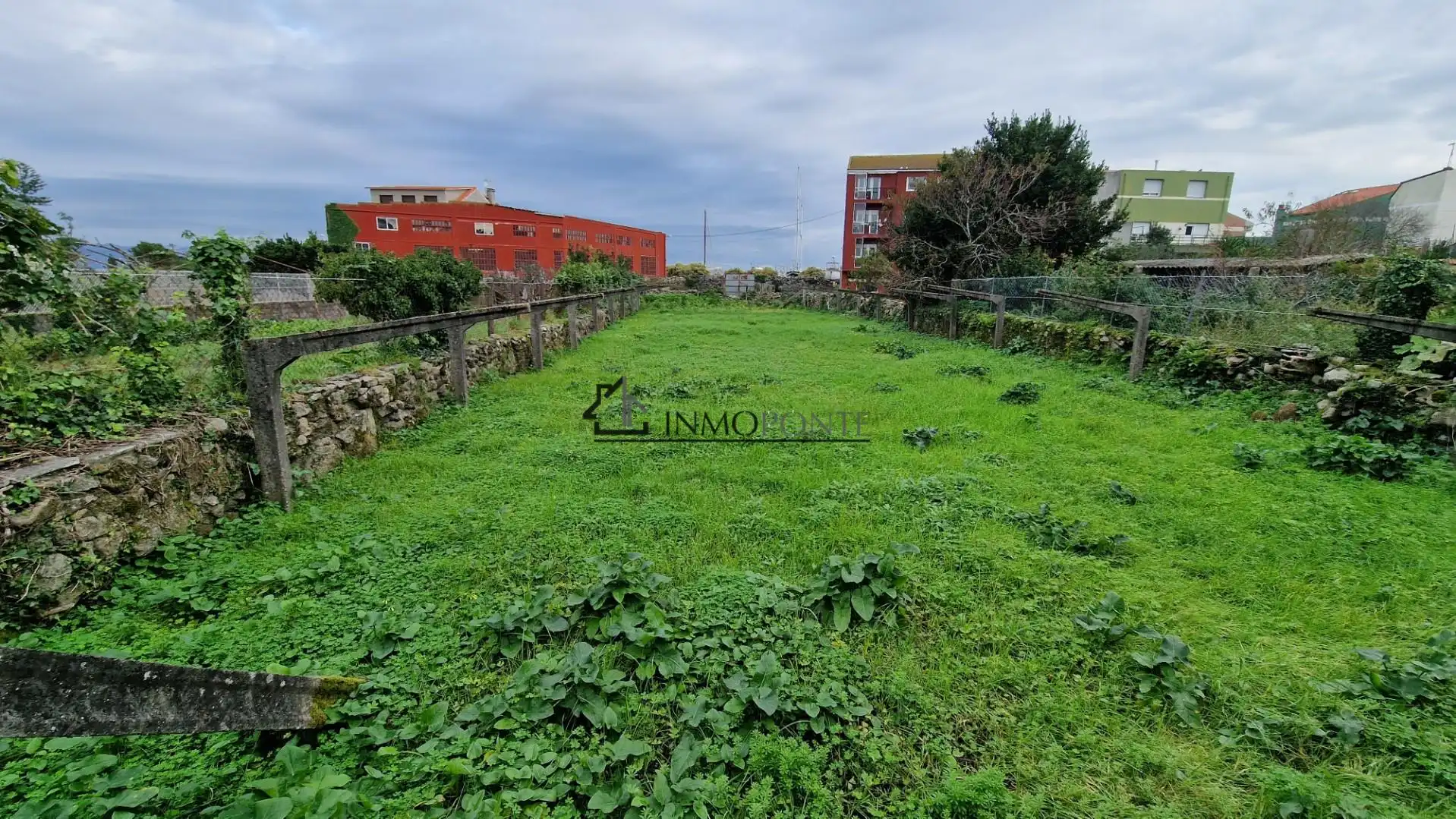 Casa adosada en venda en O Grove   amb Calefacció, Jardí privat i Traster