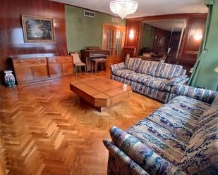 Living room of Flat for sale in  Zaragoza Capital  with Air Conditioner, Heating and Parquet flooring