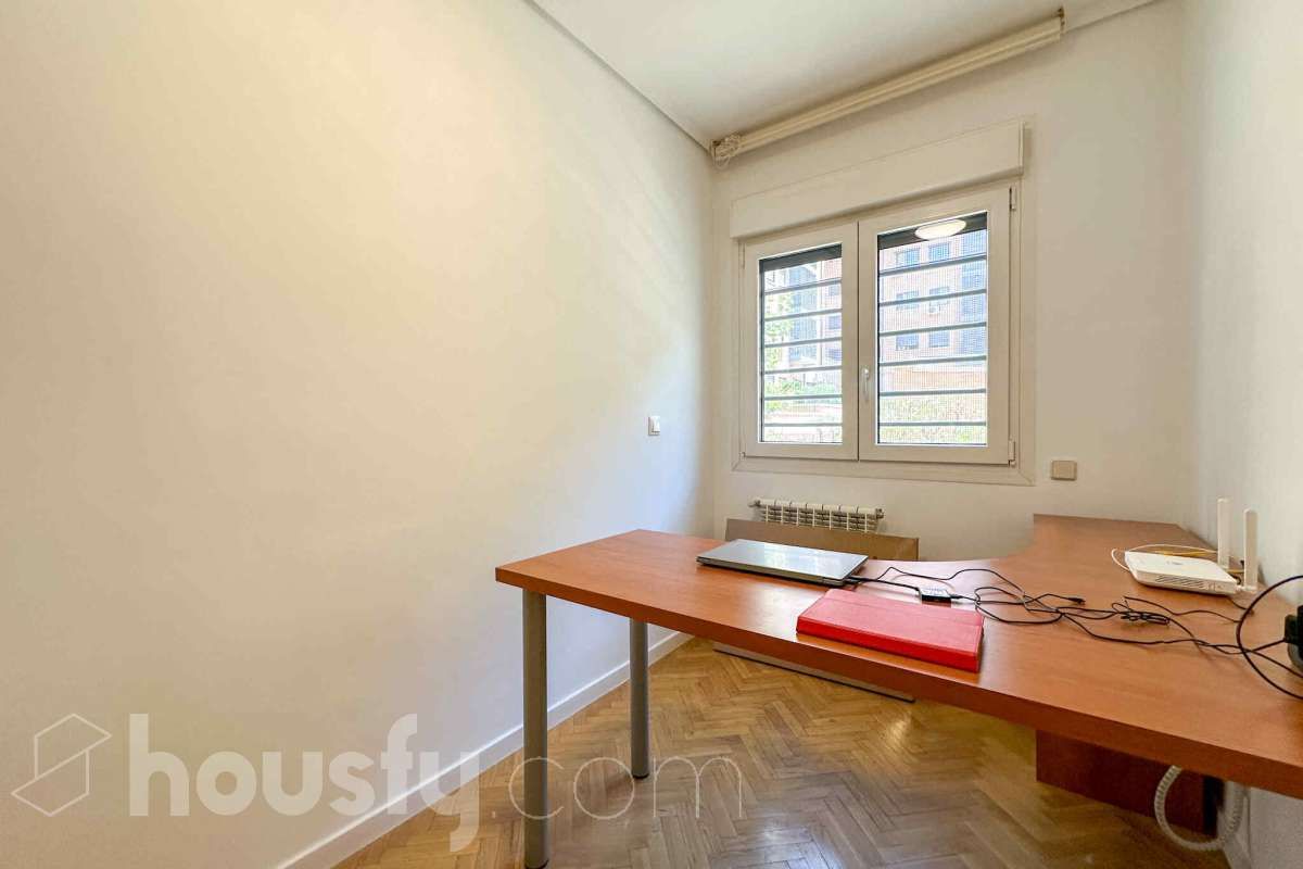 Dormitori de Pis en venda en  Madrid Capital amb Aire condicionat, Jardí privat i Traster
