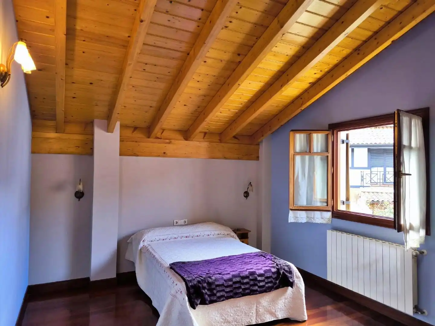Dormitori de Casa o xalet en venda en Castro-Urdiales