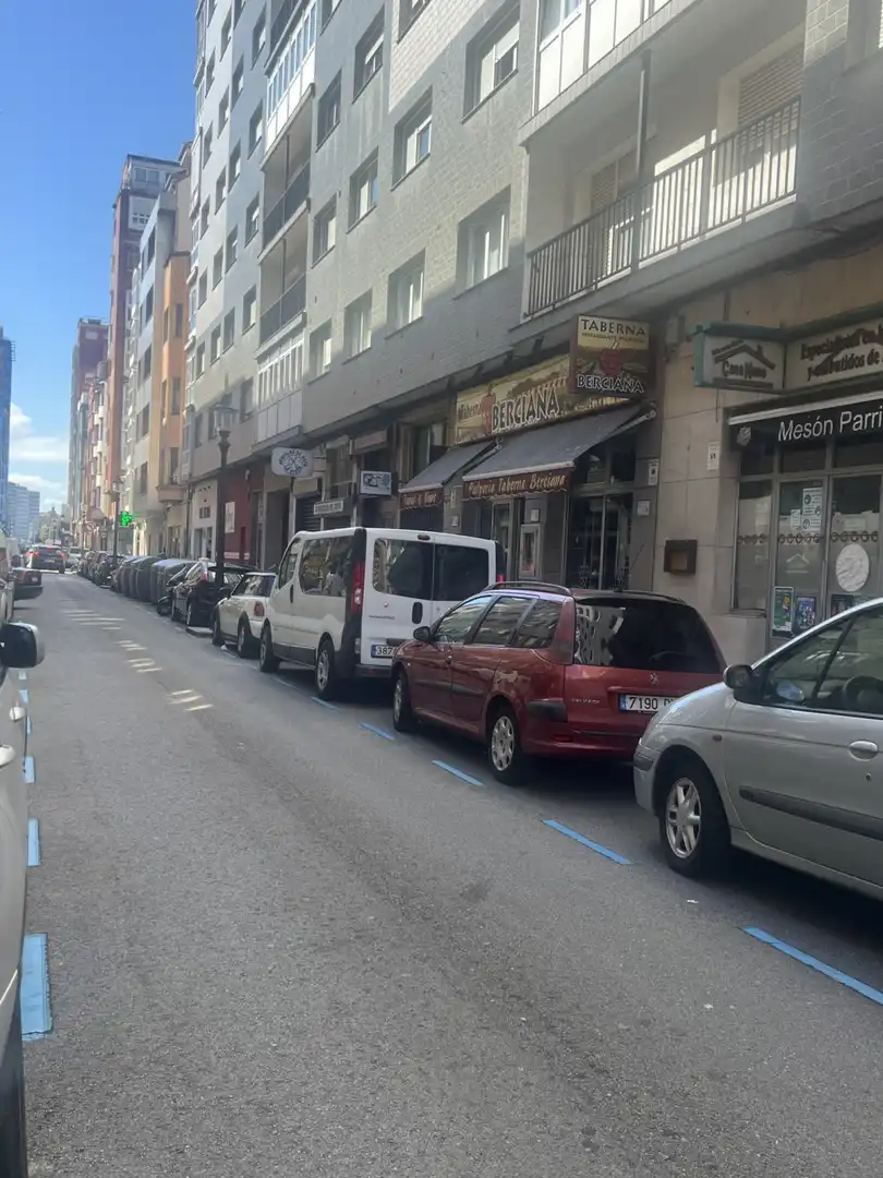 Local de alquiler en Gijón - calle ezcurdia, La Arena