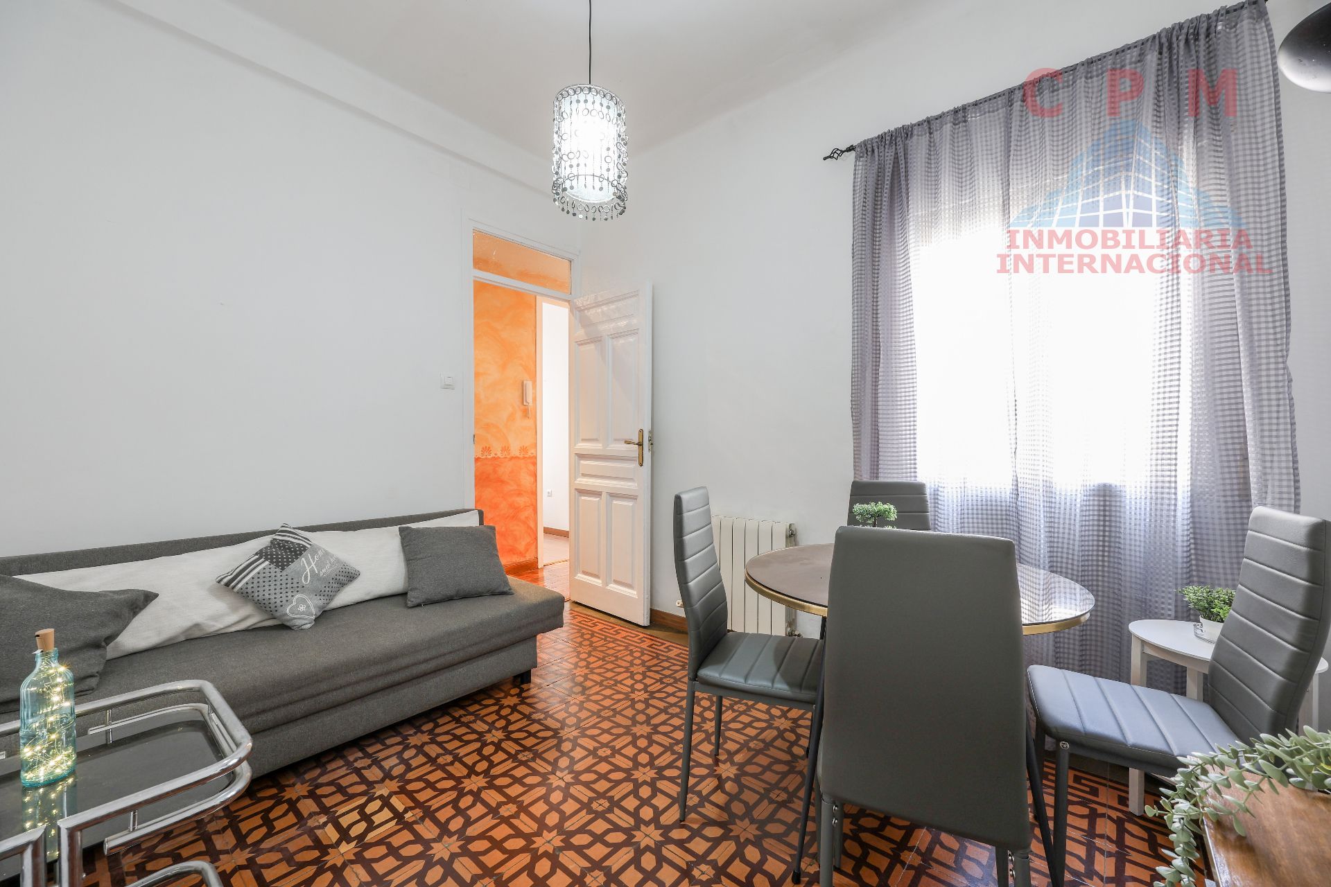 Piso de alquiler en  Madrid Capital con Calefacción, Parquet y Amueblado