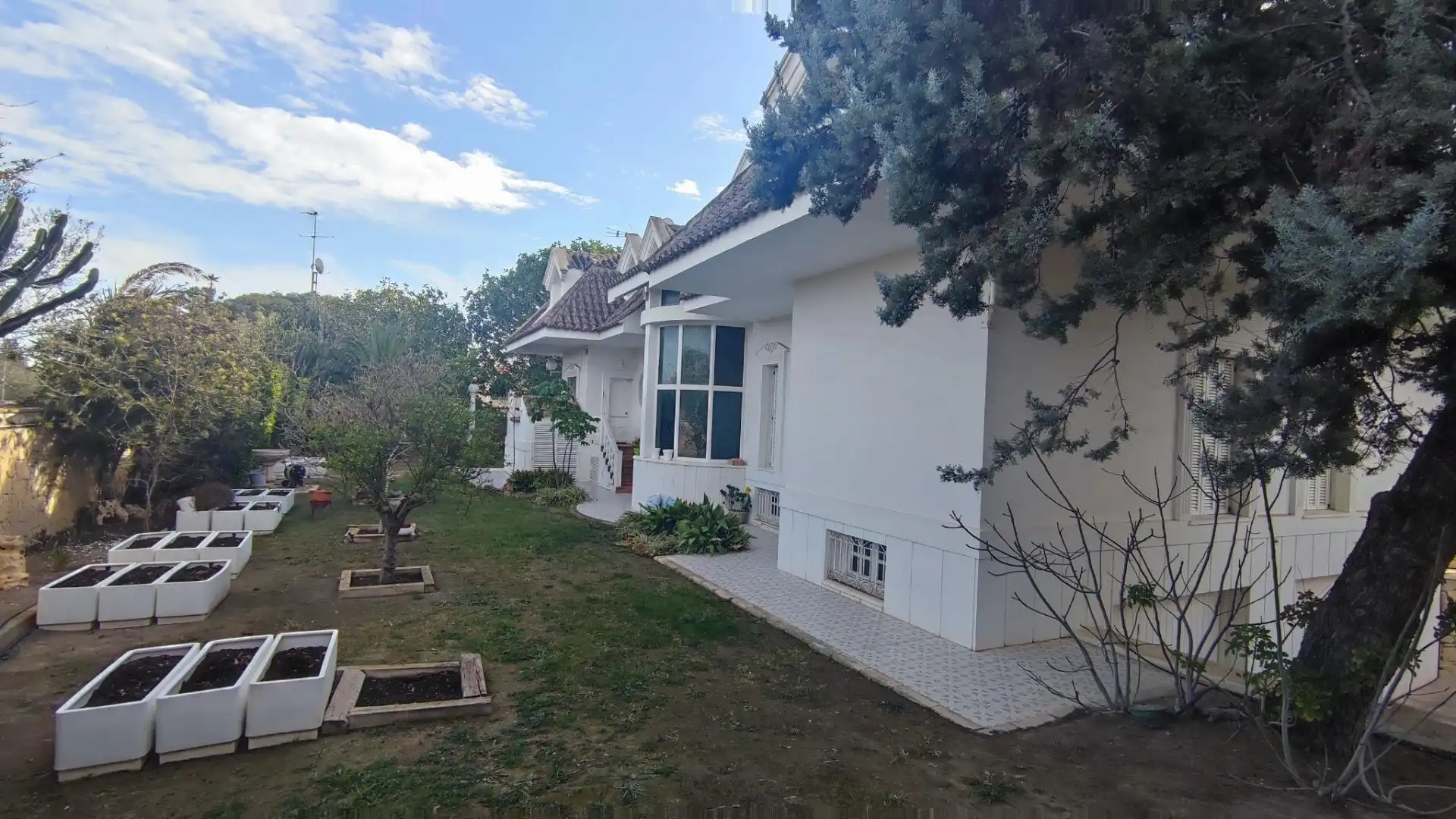 Exterior view of Houses for sale in San Vicente del Raspeig / Sant Vicent del Raspeig  with Air Conditioner, Heating and Private garden