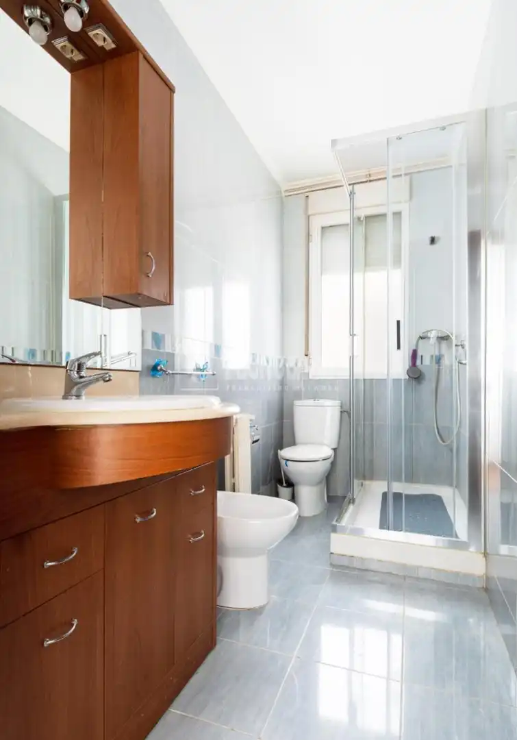 Bathroom of Flat for sale in Zaragoza  with Heating
