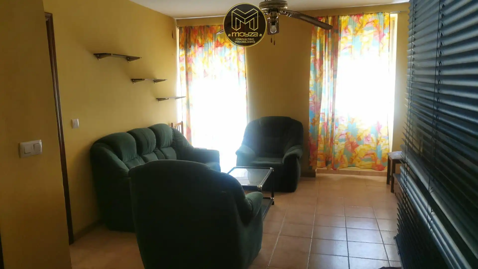 Sala d'estar de Pis en venda en Jaén amb Balcó