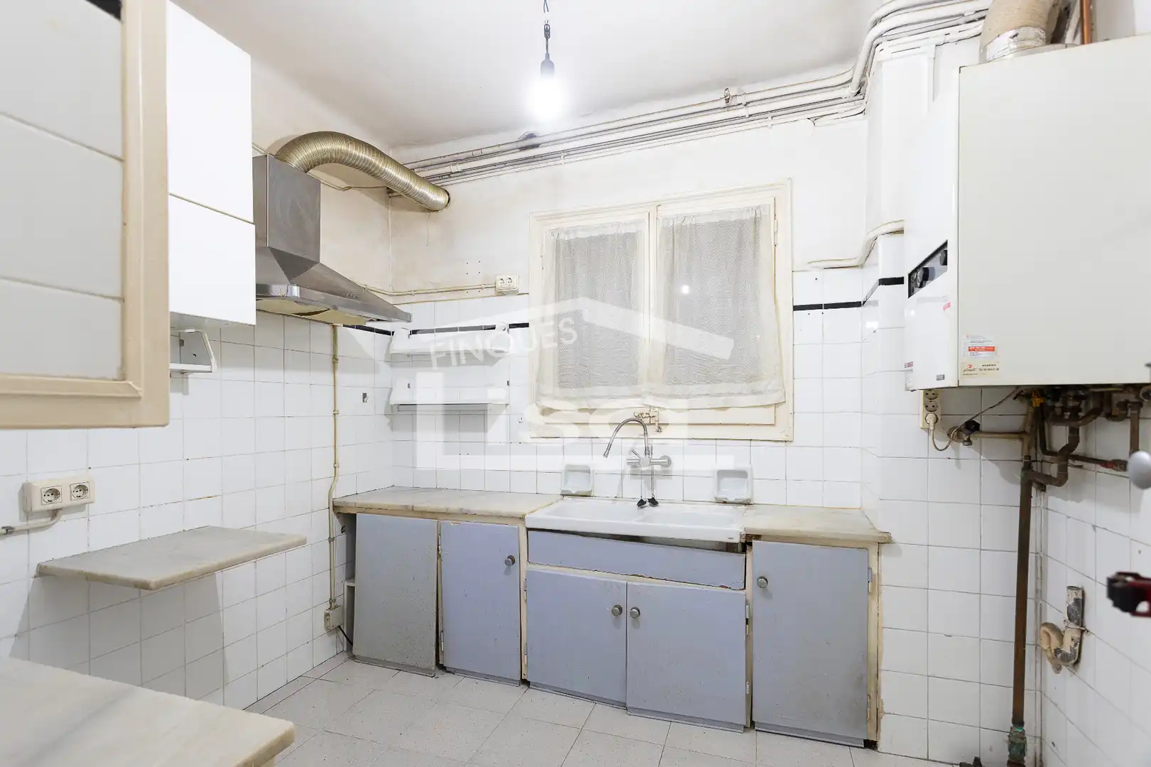 Cocina de Piso en venta en Barcelona con Calefacción, Trastero y Balcón