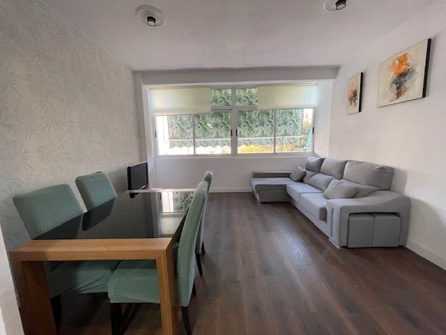 Sala d'estar de Pis en venda en Alicante / Alacant amb Aire condicionat, Calefacció i Moblat