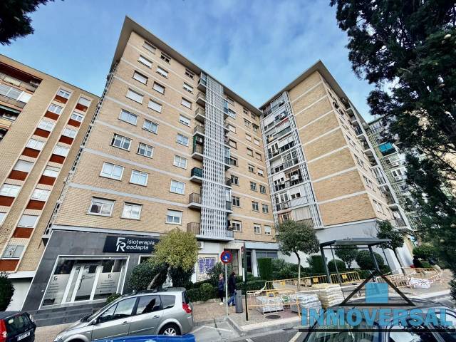 Piso en Venta en Vía Hispanidad en Parque Palomar – Bombarda