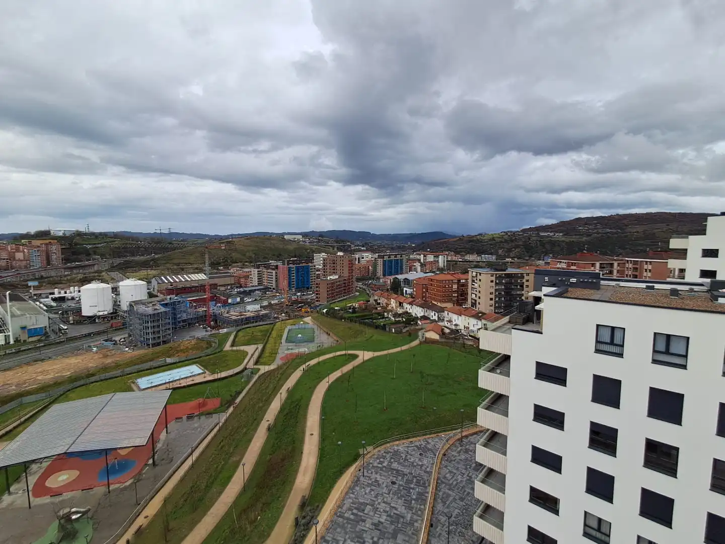 Vista exterior de Àtic en venda en Barakaldo  amb Calefacció, Terrassa i Traster