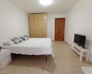 Bedroom of Flat to share in Burjassot  with Terrace