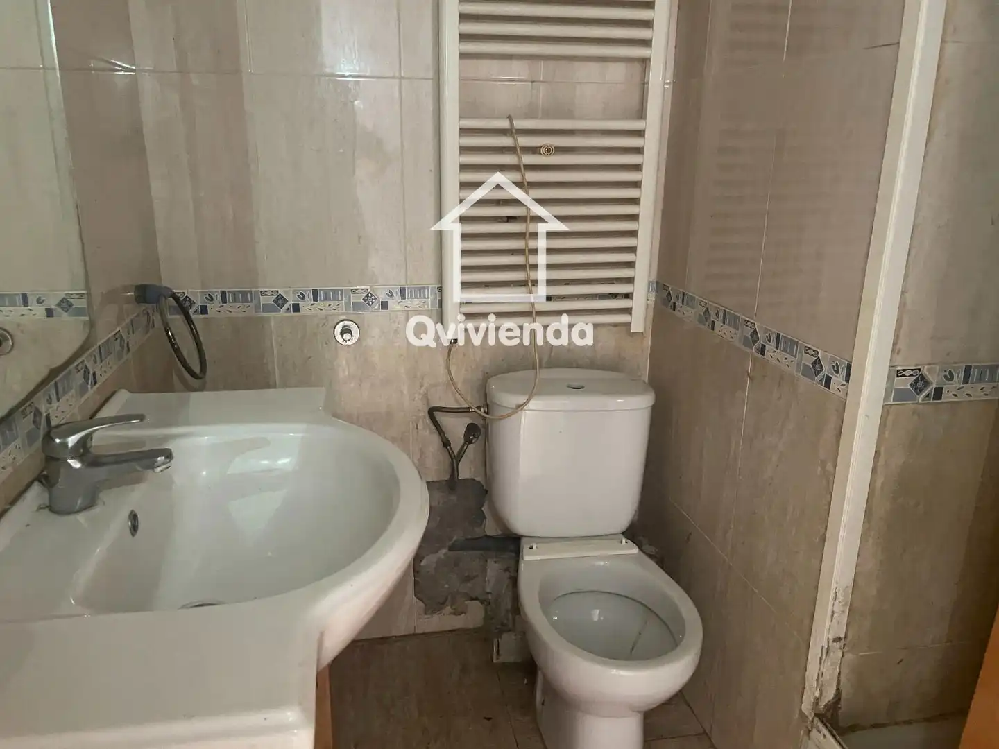 Bathroom of Flat for sale in Martorelles, Barcelona