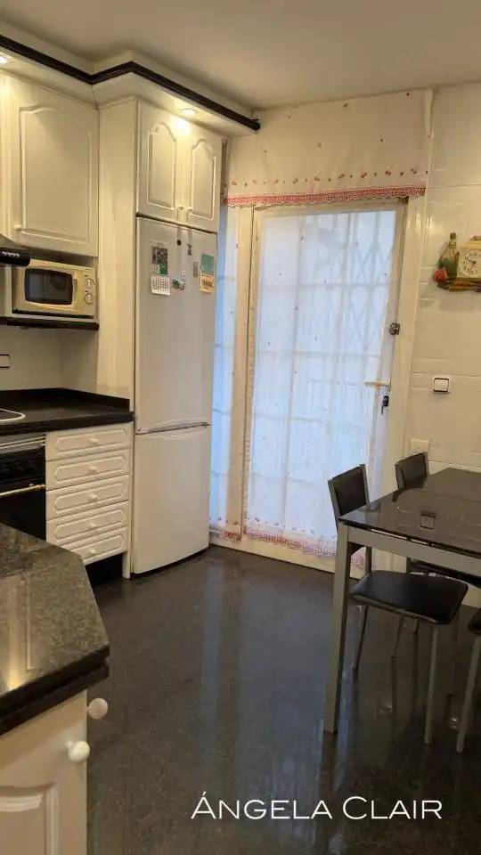 Cocina de Casa o chalet en venta en Sant Boi de Llobregat con Calefacción, Terraza y Trastero