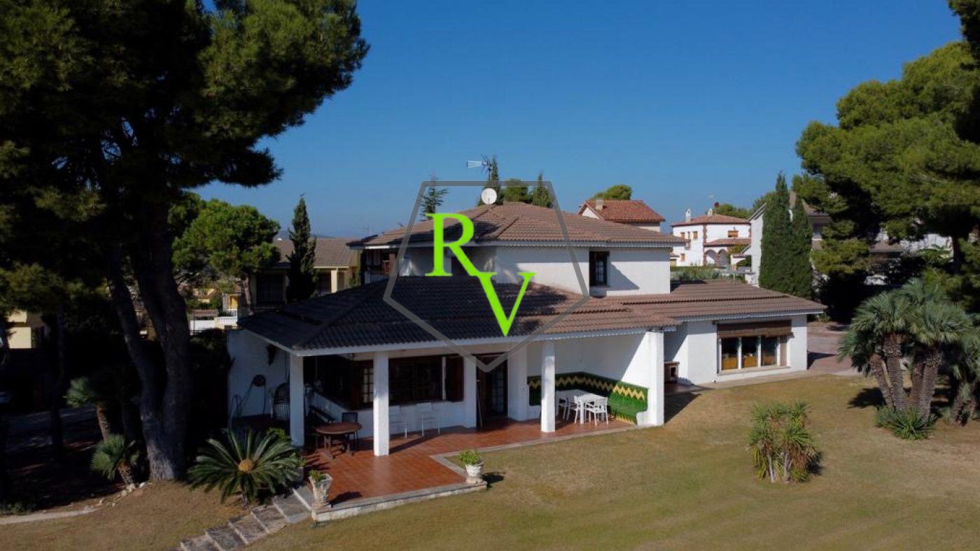 Vista exterior de Finca rústica en venda en El Vendrell amb Calefacció, Jardí privat i Terrassa