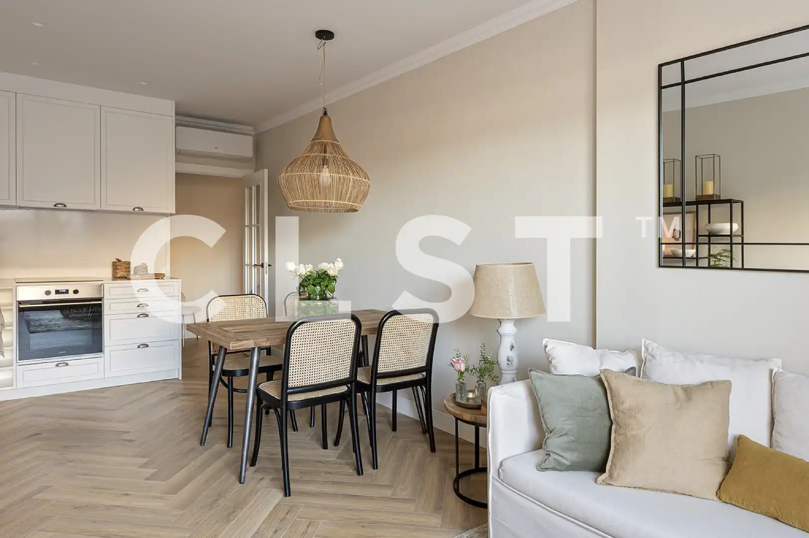 Esszimmer von Dachboden zur Miete in Barcelona mit Klimaanlage, Heizung und Terrasse