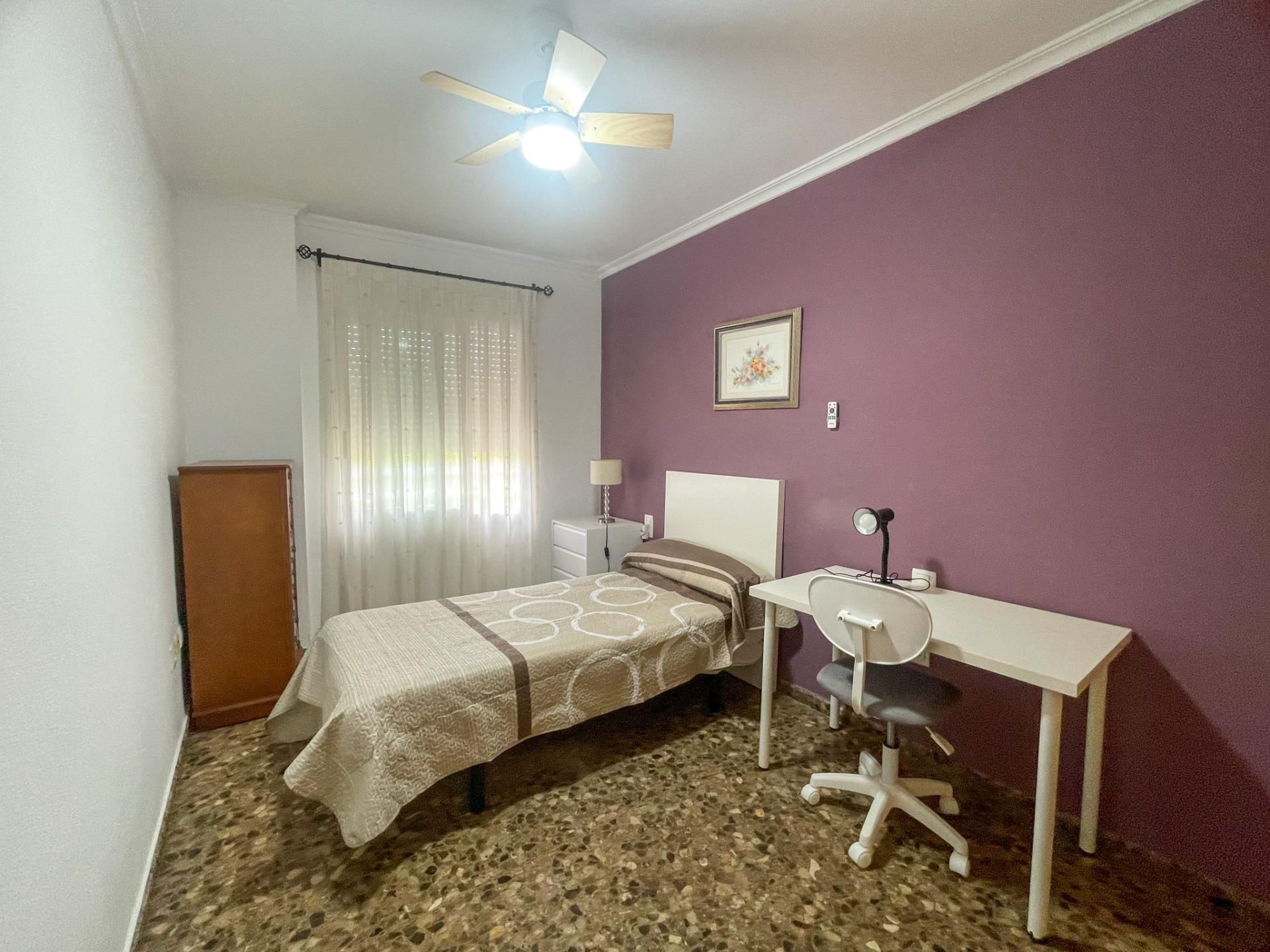 Bedroom of Flat to share in Moncada  with Balcony