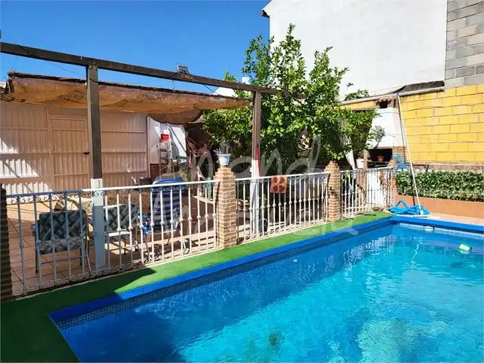 Piscina de Casa o chalet en venta en Villanueva de Algaidas, Málaga