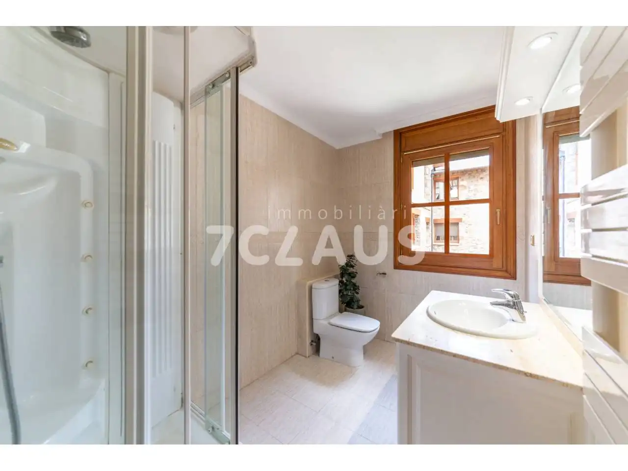 Badezimmer von Wohnung zur Miete in La Massana mit Heizung, Privatgarten und Parkett