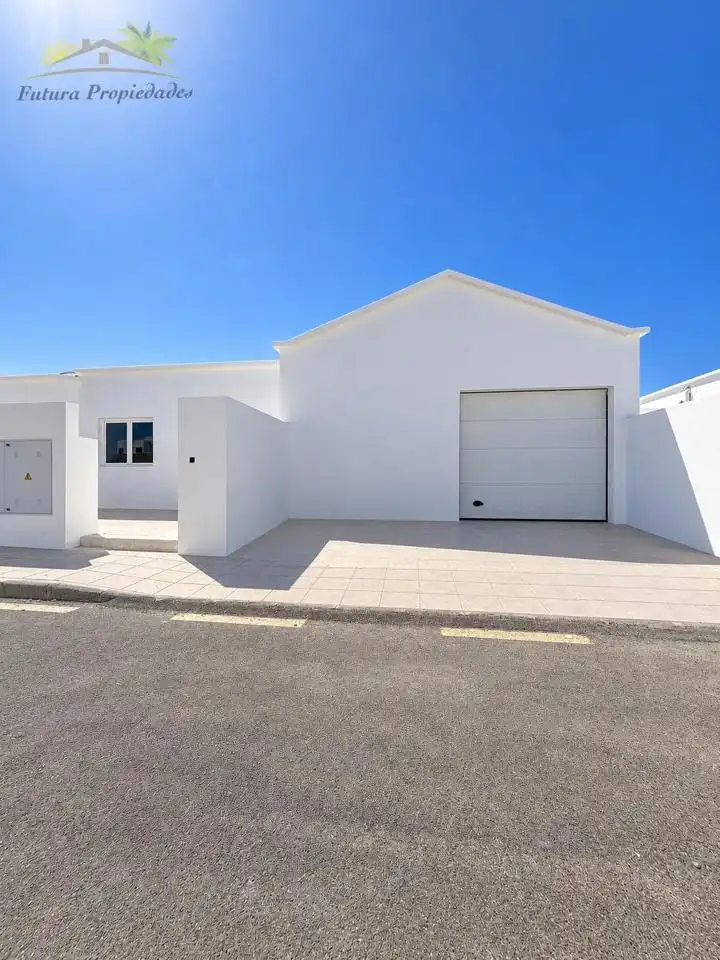 Exterior view of Houses for sale in Tinajo, Las Palmas