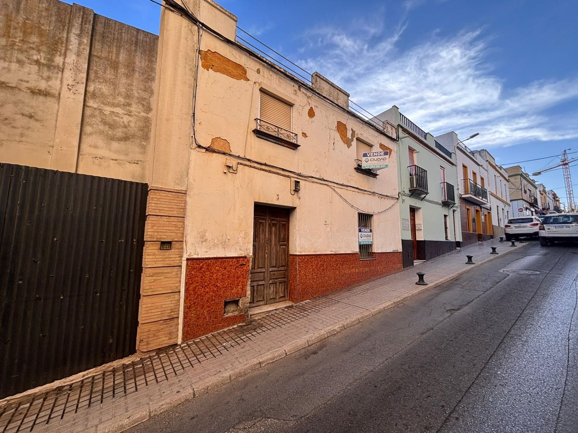 Exterior view of House or chalet for sale in El Viso del Alcor
