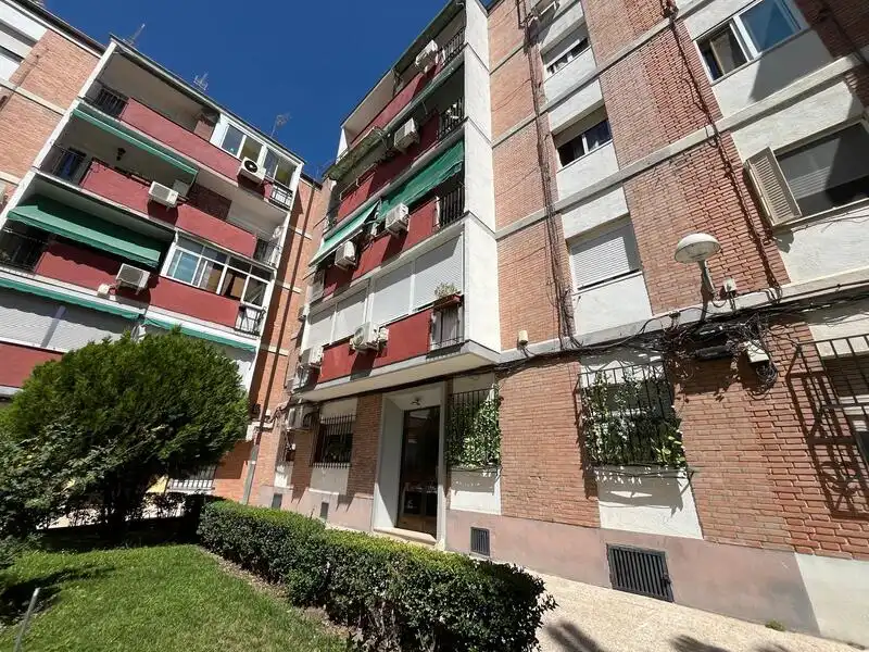 Außenansicht von Wohnung zur Miete in Madrid mit Klimaanlage, Terrasse und Möbliert