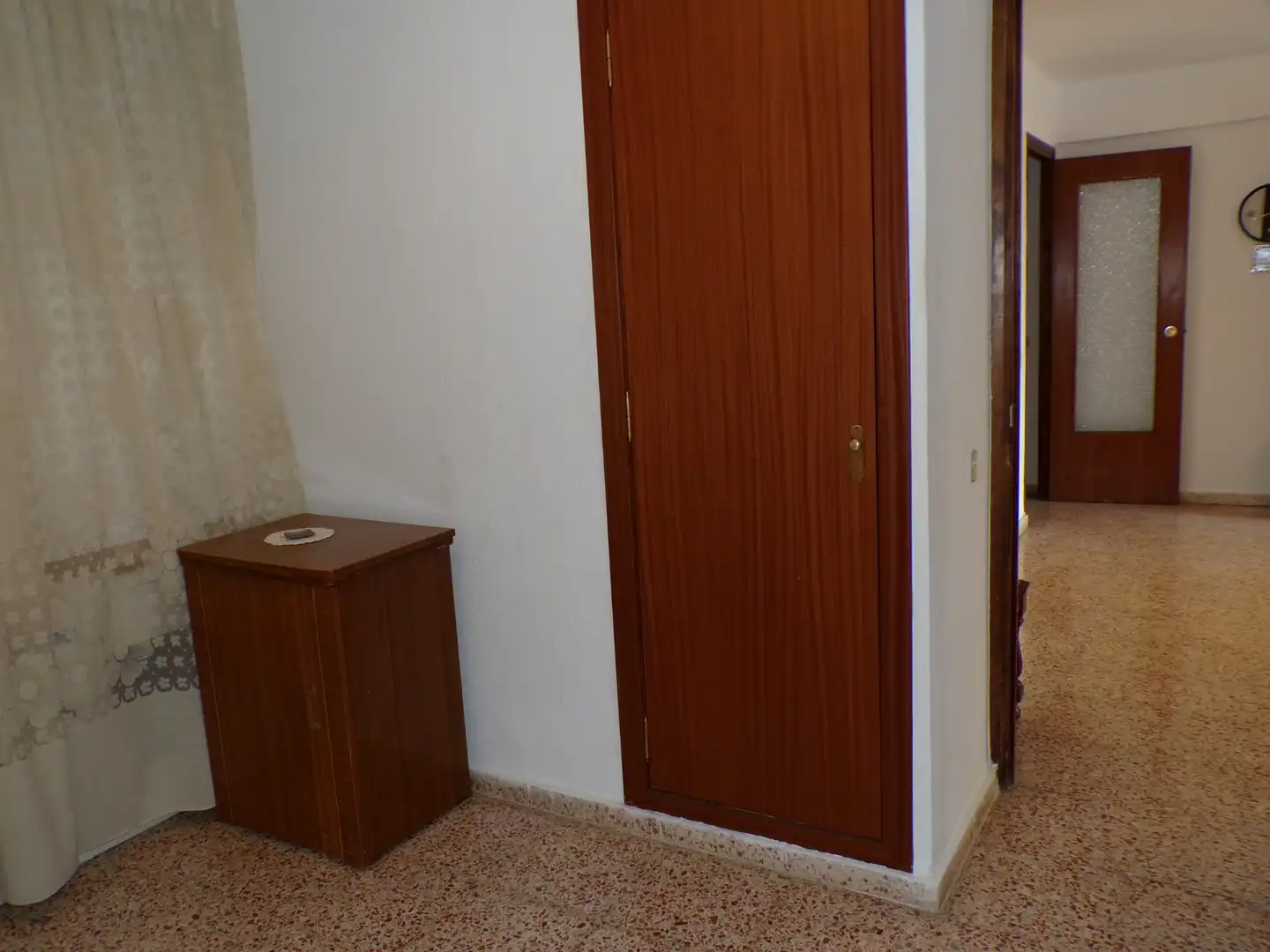 Schlafzimmer von Wohnung zum Verkauf in Rocafort mit Ofen und Balkon