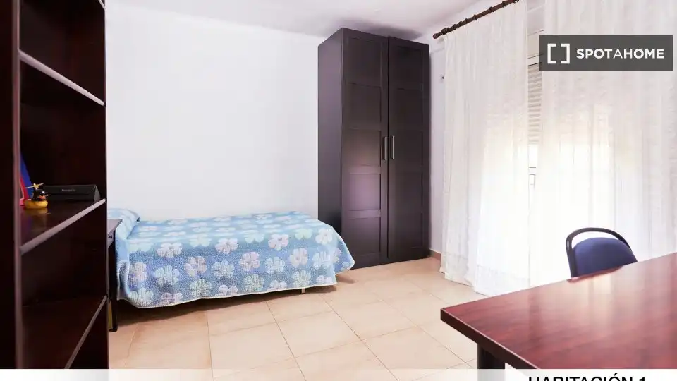 Room in Los Remedios