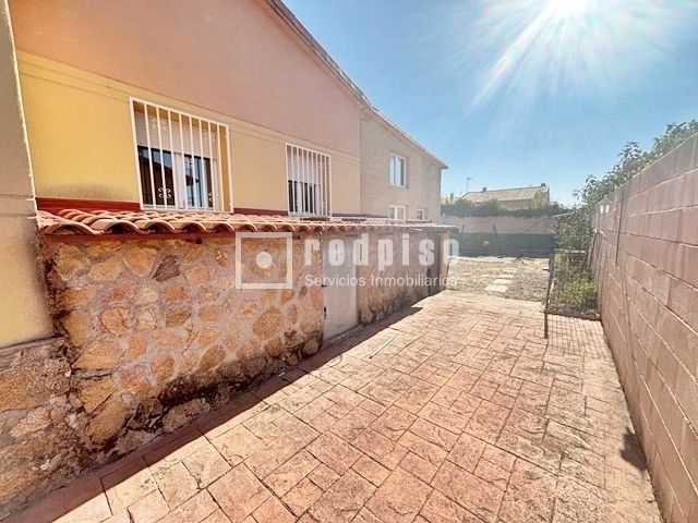 Exterior view of House or chalet for sale in Loranca de Tajuña  with Heating, Storage room and Furnished