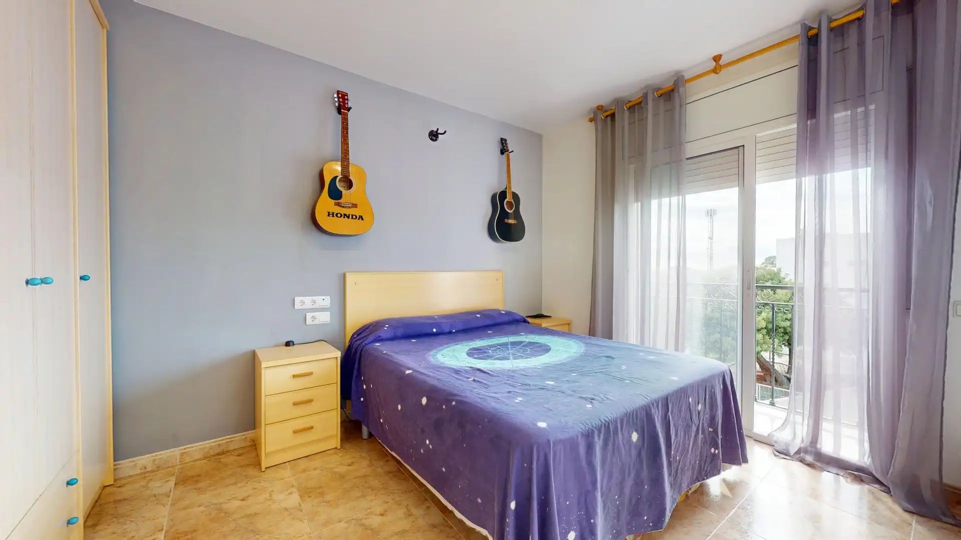 Habitación de Casa adosada en venta en Vilanova i la Geltrú con Calefacción y Terraza