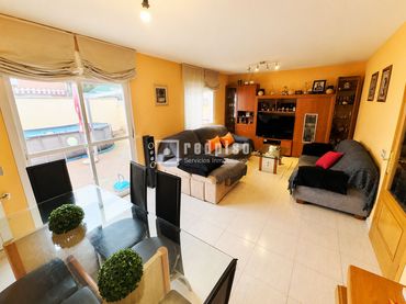 Chalet con jardín en venta en Alovera