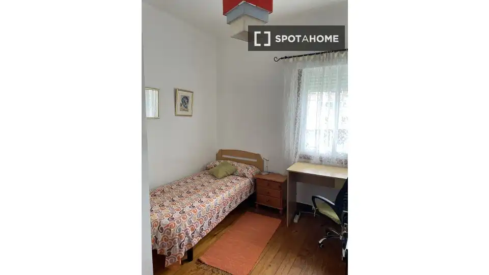 Room in Plaza España - Corte Inglés