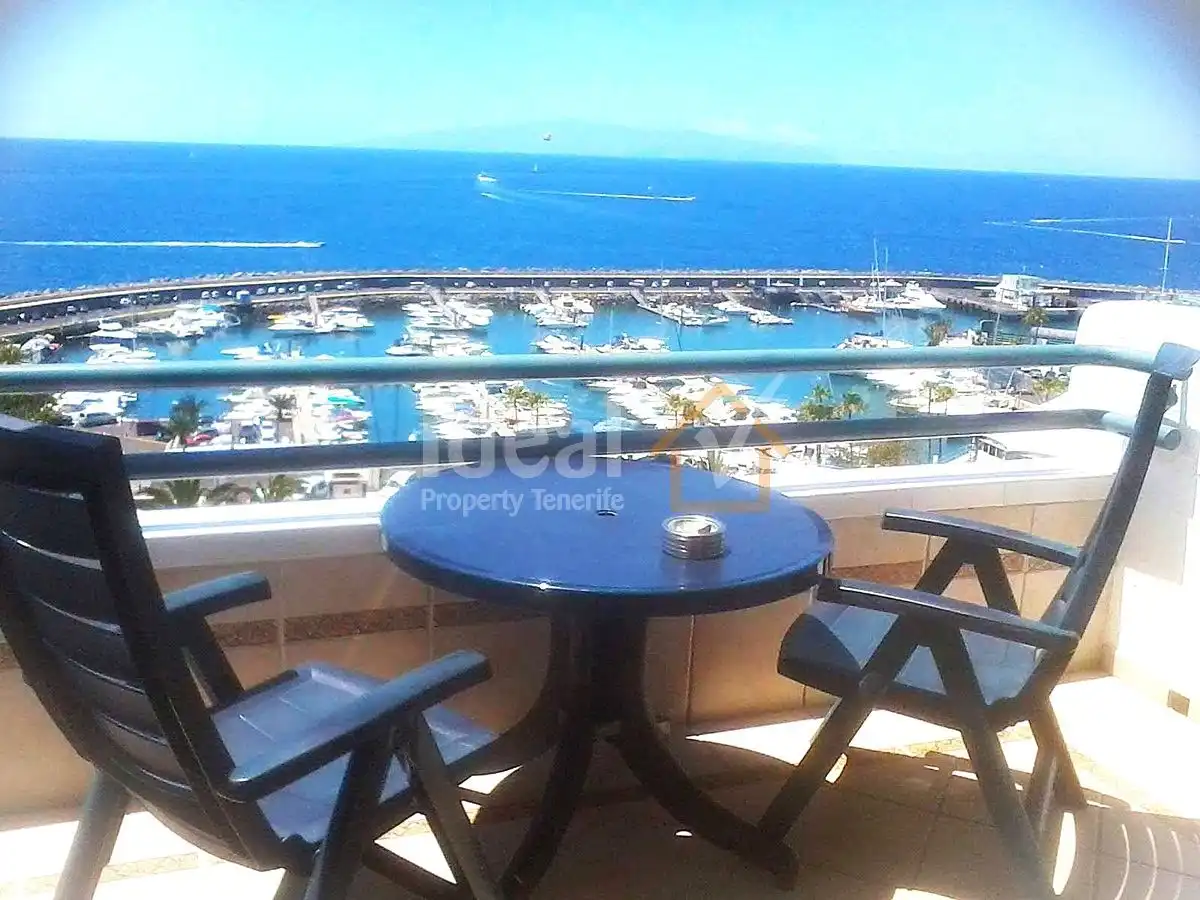 Appartement compact avec piscine à vendre à Costa Adeje