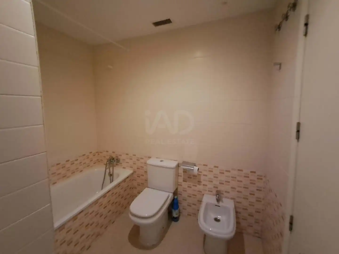 Baño de Piso en venta en El Puerto de Santa María con Aire acondicionado, Calefacción y Piscina
