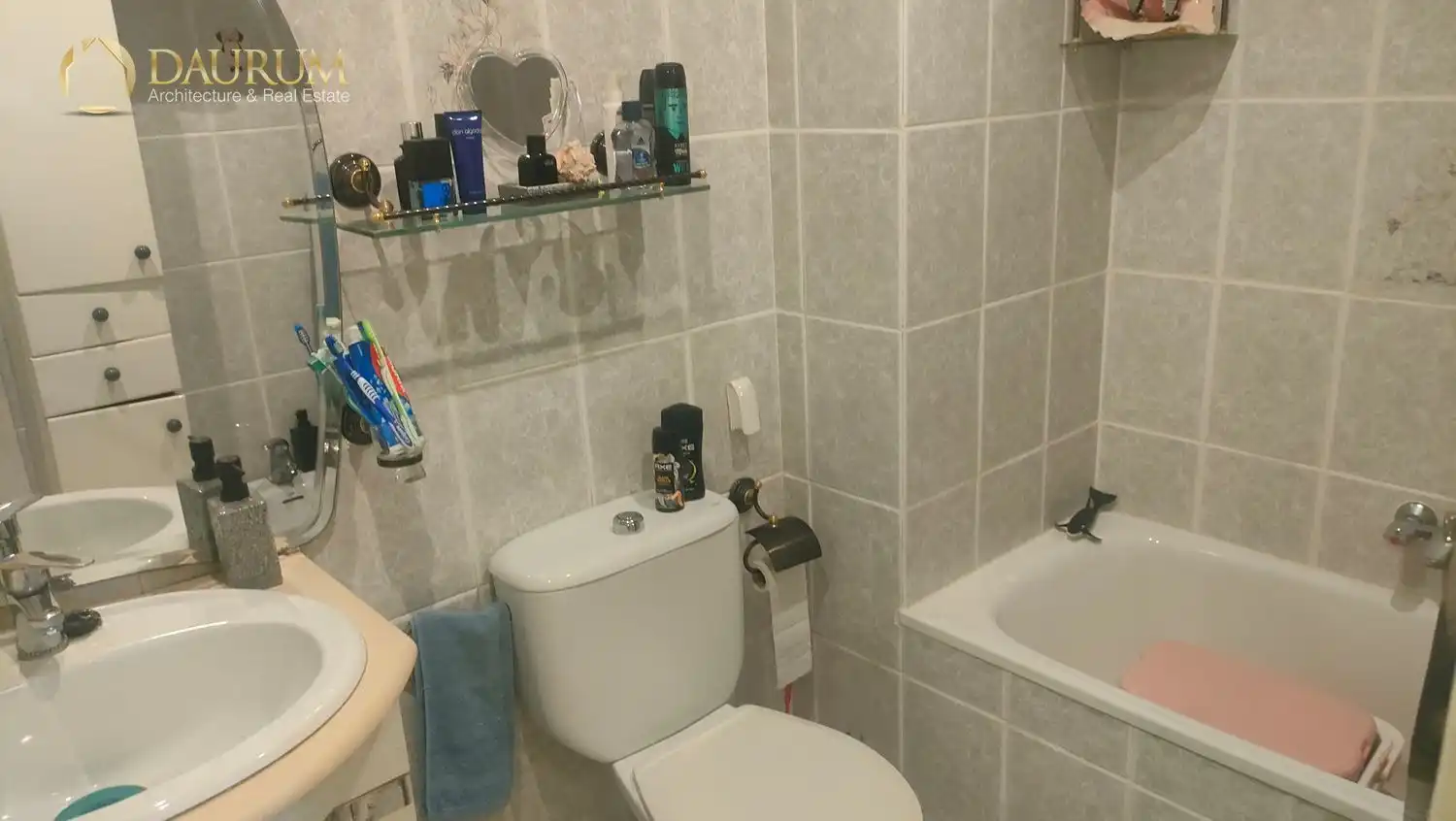 Bathroom of Flat for sale in Mislata  with Air Conditioner, Terrace and Furnished