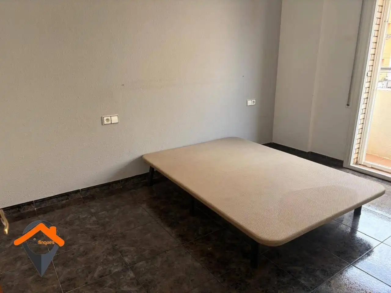 Dormitori de Pis en venda en Sabadell amb Calefacció i Balcó