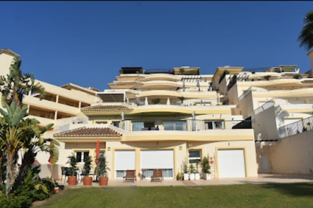Exterior view of Flat for sale in Sotogrande  with Air Conditioner, Heating and Private garden