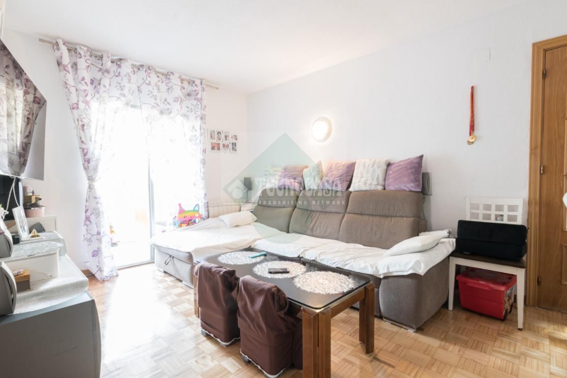 Living room of Flat for sale in Fuenlabrada  with Air Conditioner, Heating and Terrace