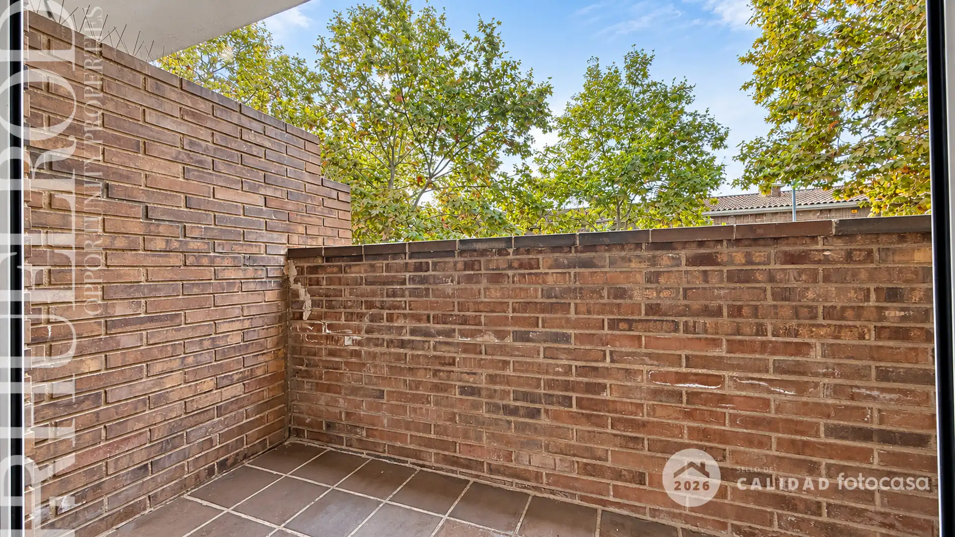 Vista exterior de Casa adosada en venta en Cerdanyola del Vallès con Aire acondicionado, Calefacción y Jardín privado