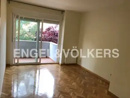 Vista exterior de Piso de alquiler en Boadilla del Monte con Calefacción, Parquet y Terraza