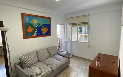 Sala d'estar de Pis en venda en  Madrid Capital amb Calefacció, Terrassa i Rentadora