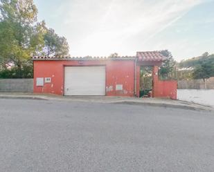 Vista exterior de Casa o xalet en venda en Rubí amb Jardí privat i Piscina