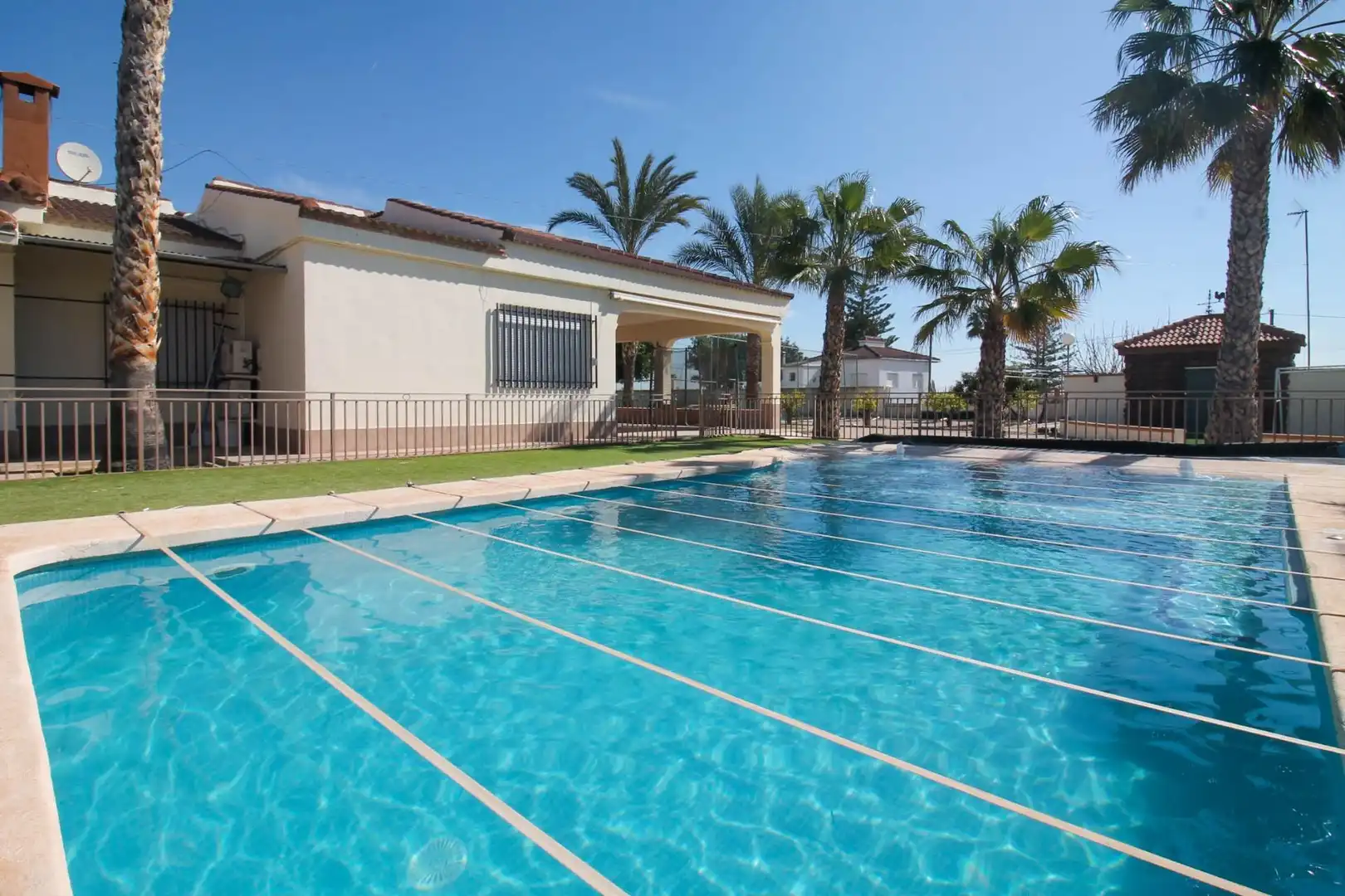 Villa mit Pool zum Verkauf in Crevillent
